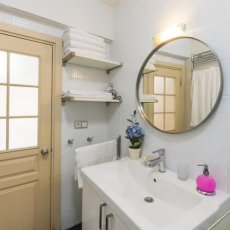 Apartment Amedros *