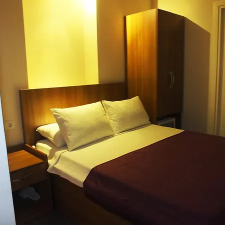 Hotel City Plus Butik 3*
