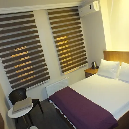 Hotel City Plus Butik 3*