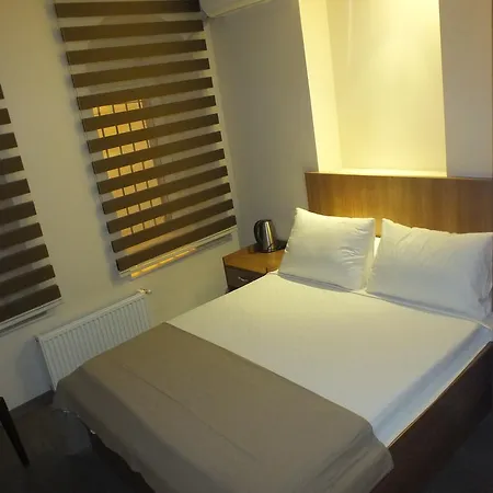 Hotel City Plus Butik 3*