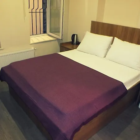 Hotel City Plus Butik 3*