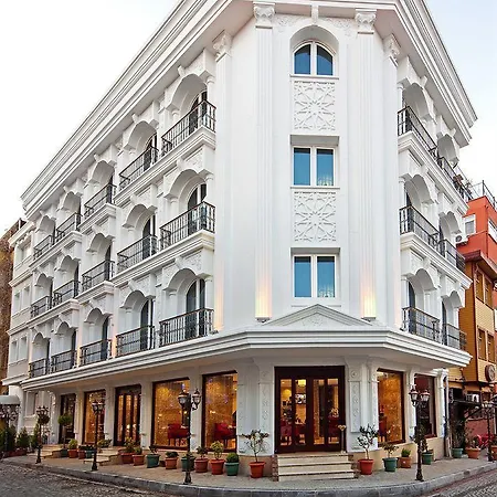 Hotel The Magnaura Palace