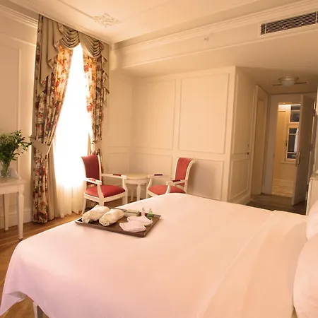 Ξενοδοχείο Corinne Art & Boutique 4*