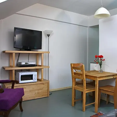 Aparthotel The Y 2*