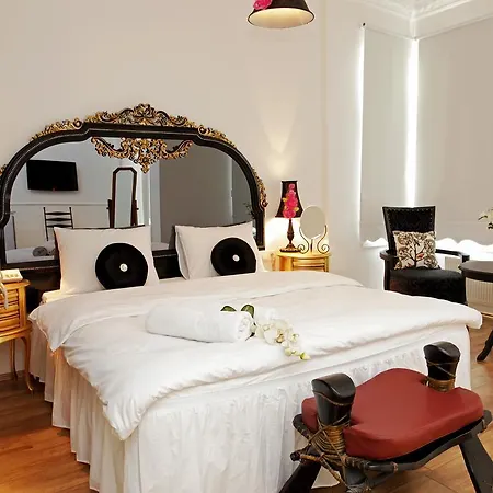 The White Swan Beyoglu Стамбул