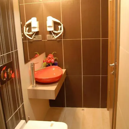 Hotel Lounge Hotel 2*