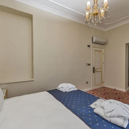 Hotel By Murat Crown Taksim 3*