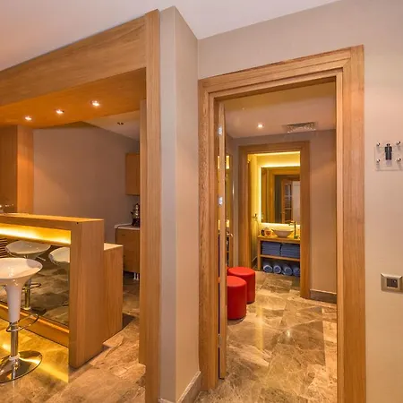Hotel Dora 4*