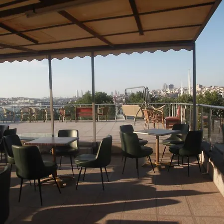 Hotell Golden Halic 3*