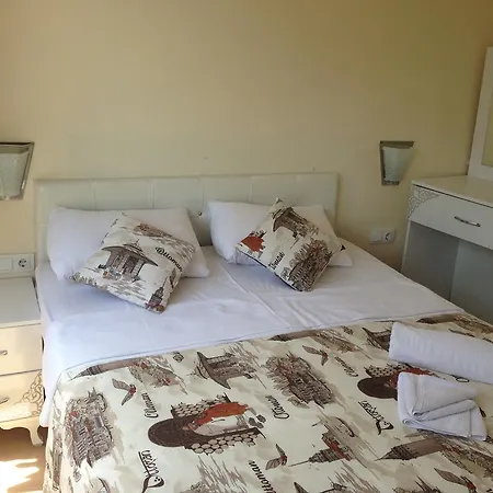 Hotell Golden Halic 3*