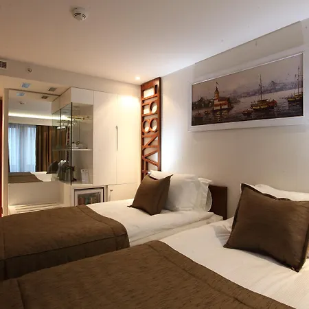 Hotel Victory & 4*