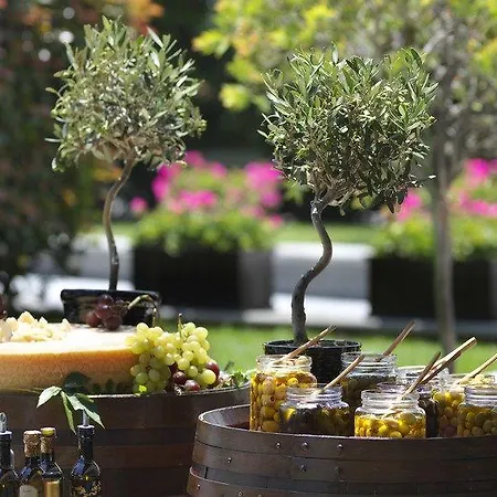 Four Seasons At The Bosphorus