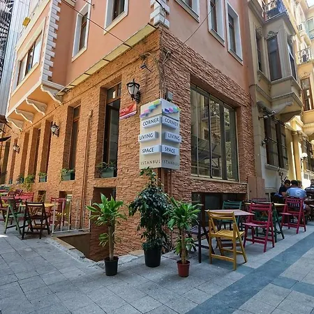 Oda ve Kahvaltı Corner Living Space 3*