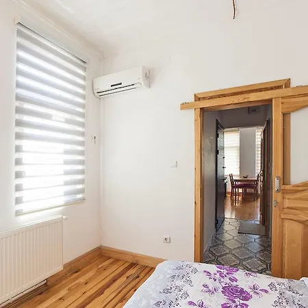 Apartment Sunflower Istanbul