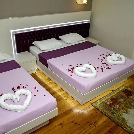 Omer Hayyam Suites Aparthotel 3*