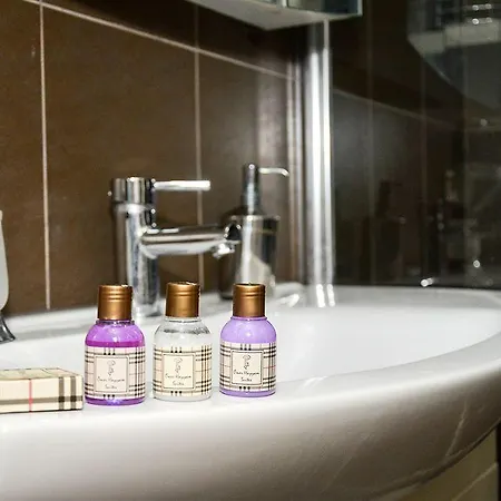 Omer Hayyam Suites Aparthotel