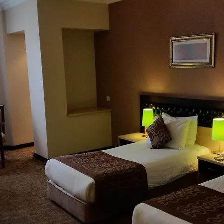Adela Hotell 4*