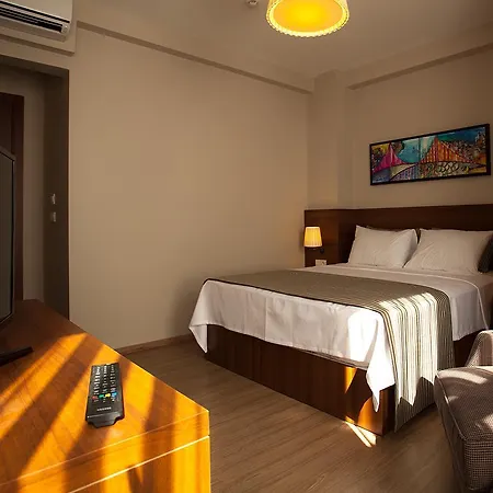 Cordis Hotel 3*