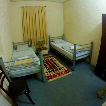 Levanten Hostel *