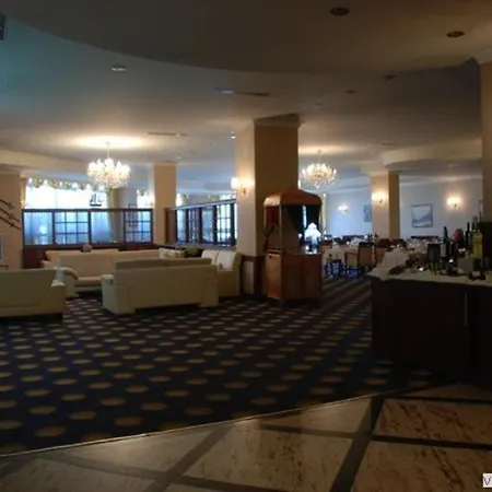 9 On Hotel