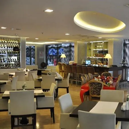 Niza Park Hotel 3*