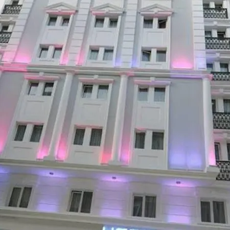 Grand Asiyan Отель
