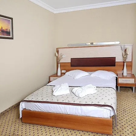 The Hera Premium Hotel 4*