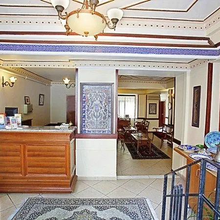Hippodrome Hotel 3*