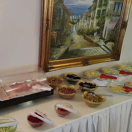 Zoe Hotel