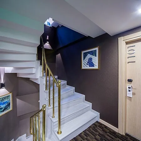 Molton Monapart Mecidiyekoy Hotel