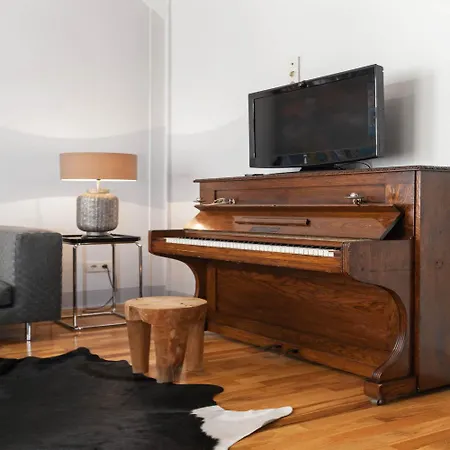 Chiconomy Apartment *