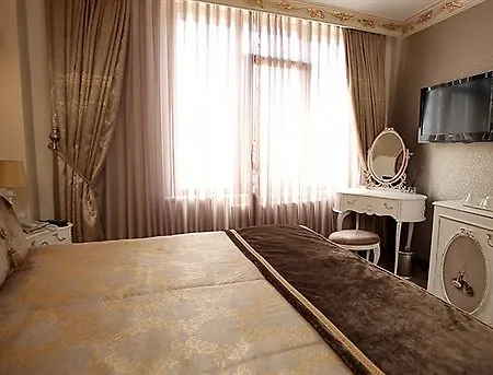 Aly Port Hotel