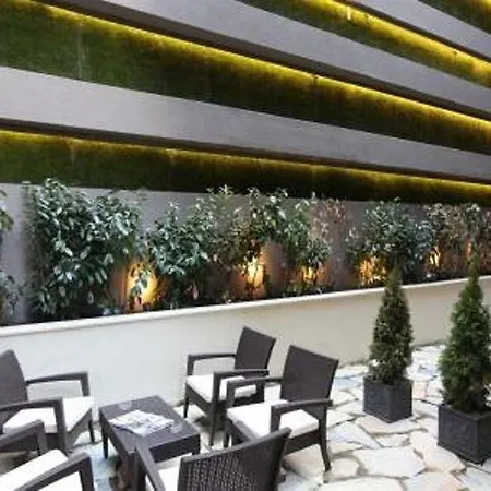 Collage Cihangir Apartahotel