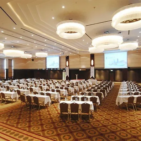 Titanic Business Kartal Hotel