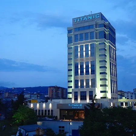 Titanic Business Kartal Hotel 5*