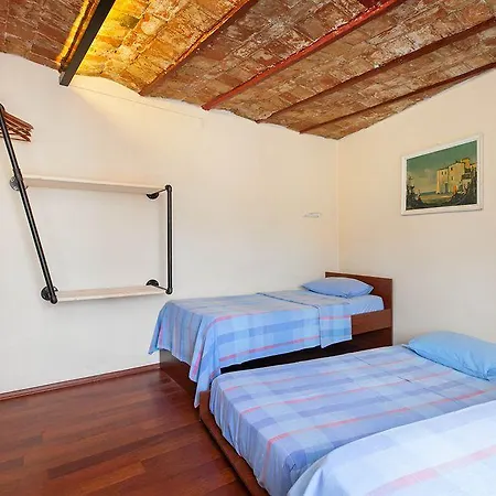 Rapunzel Hostel *