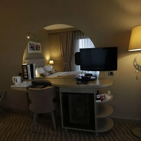 Doubletree By Hilton Atasehir & Conference Centre فندق