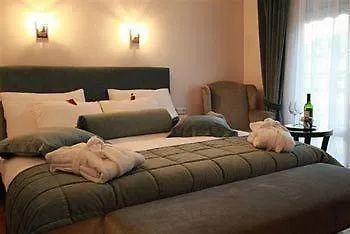 Tria Elegance Hotel