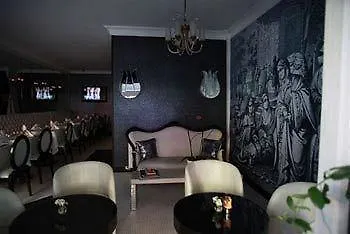 Tria Elegance Hotel