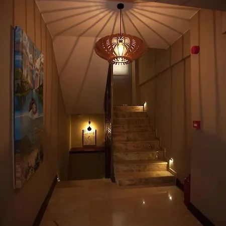 Juliet & Kitchen Hotel