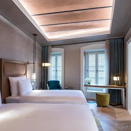 10 Karakoy Hotel 5*