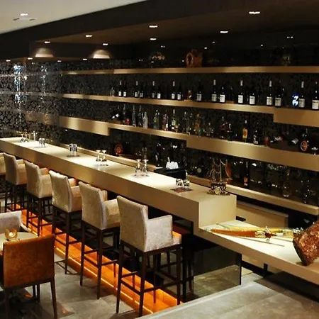 Hotel Carlton Old 4*