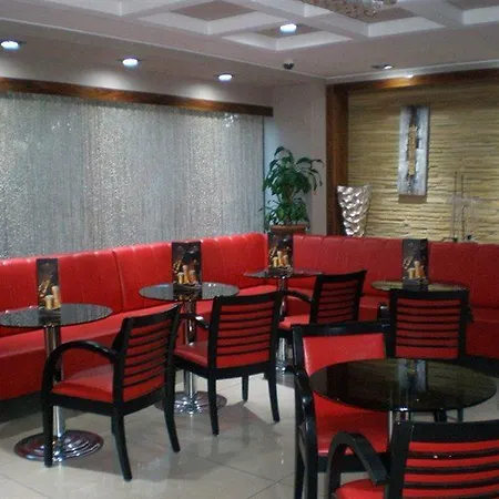 Hotel Golden City 4*
