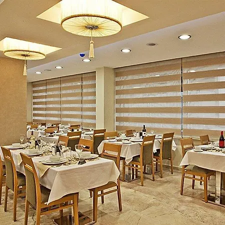 Отель Aspalace The Old 3*