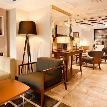 Hotel La 4*