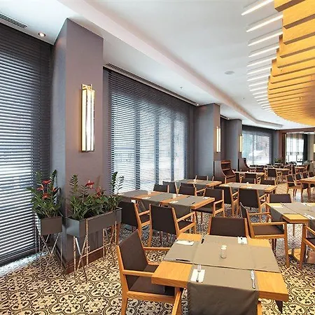 Hotel Dora