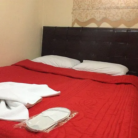 Hotel La Maison Bleue 3*
