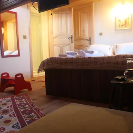 Tom Square Boutique Hotel