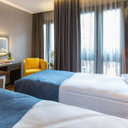 Отель Lampa Design Hotel-special Category 4*