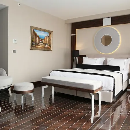 Hotel Ramada & Sisli 4*